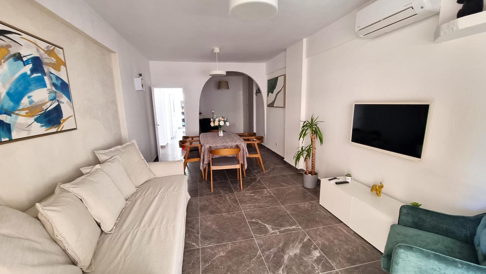 Apartament Center 2br W/ Parking And 250m Walk From Larnaca